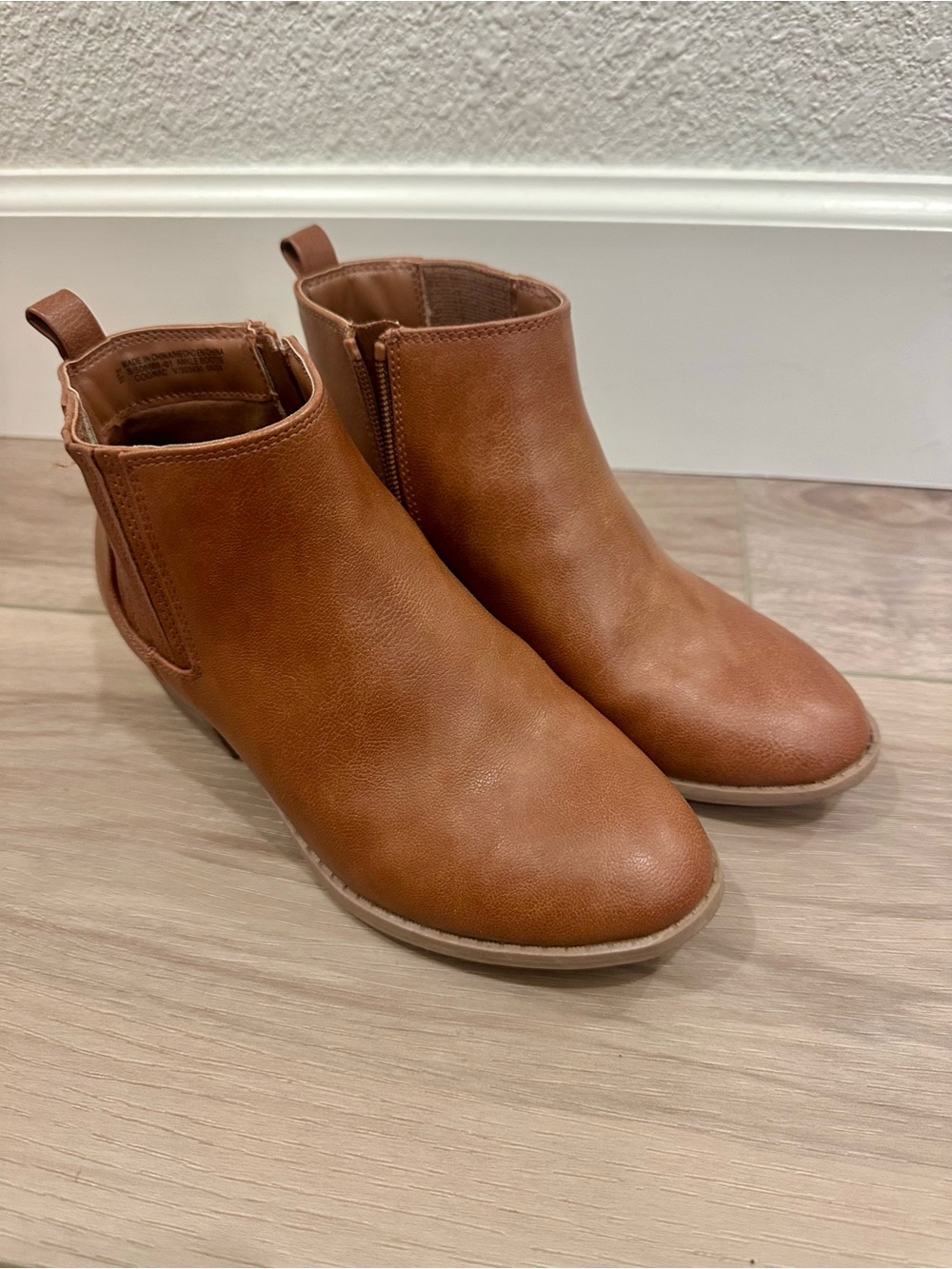 GUC Old Navy Girls Brown Booties size 3